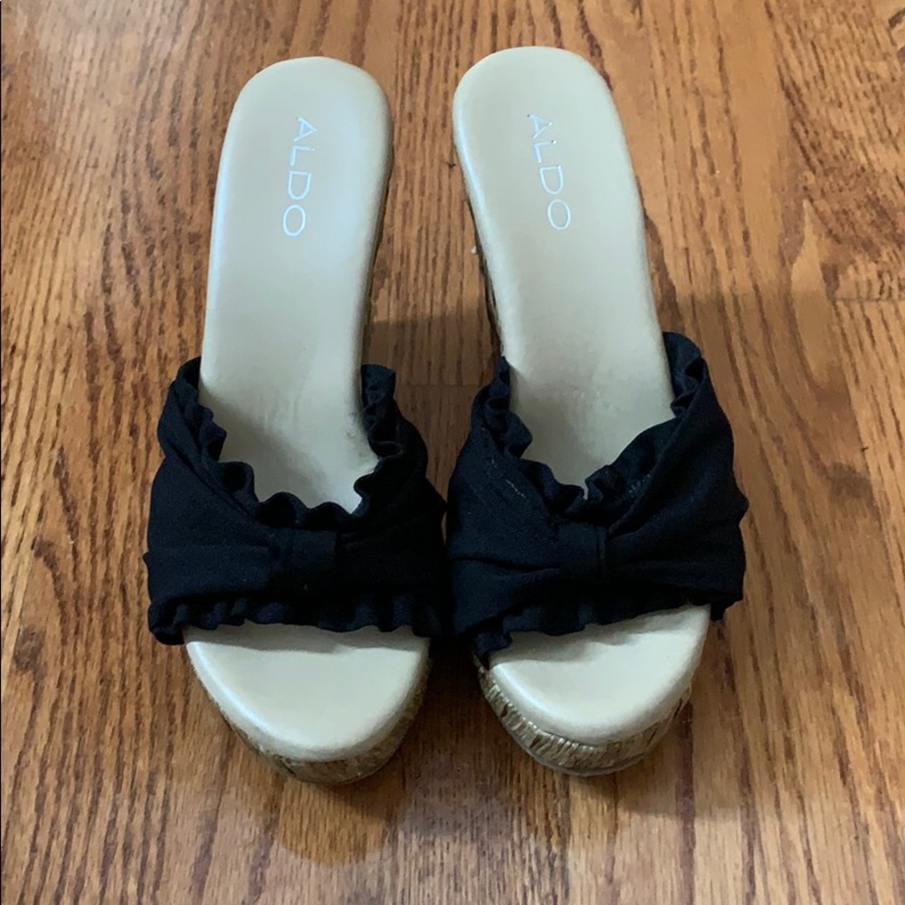 Also platform sandals - Picture 2 of 4
